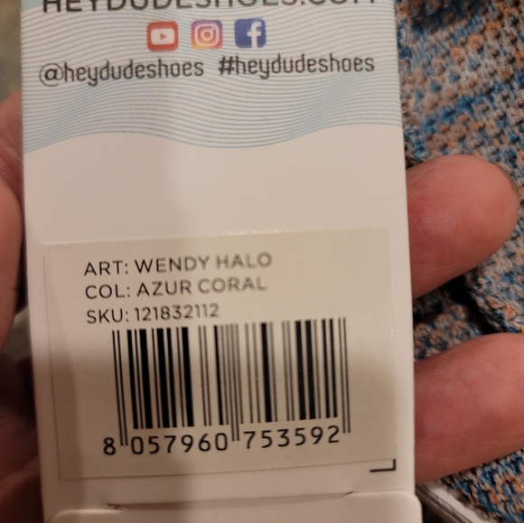 Hey Dude womens knit halo size 8 BWT azure coral - Picture 3 of 12